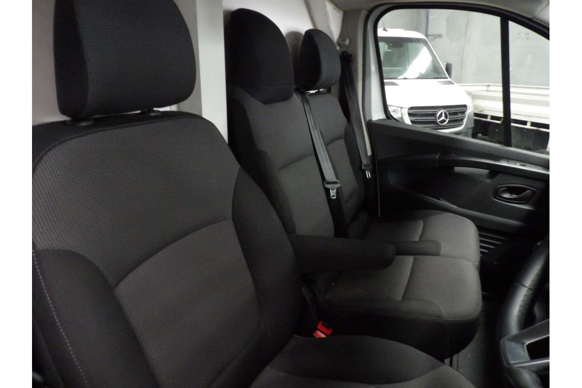 2023 Renault Trafic Pro X82 LWB Low Roof image 13