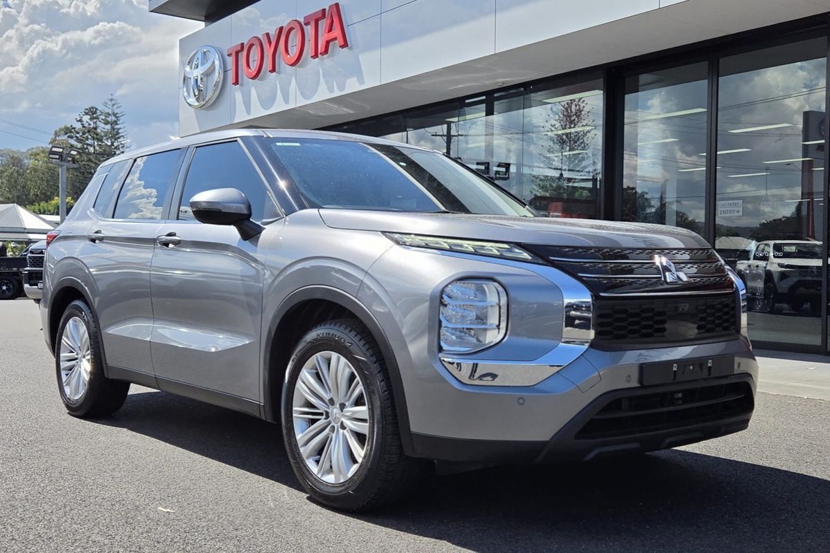 2022 Mitsubishi Outlander ES ZM