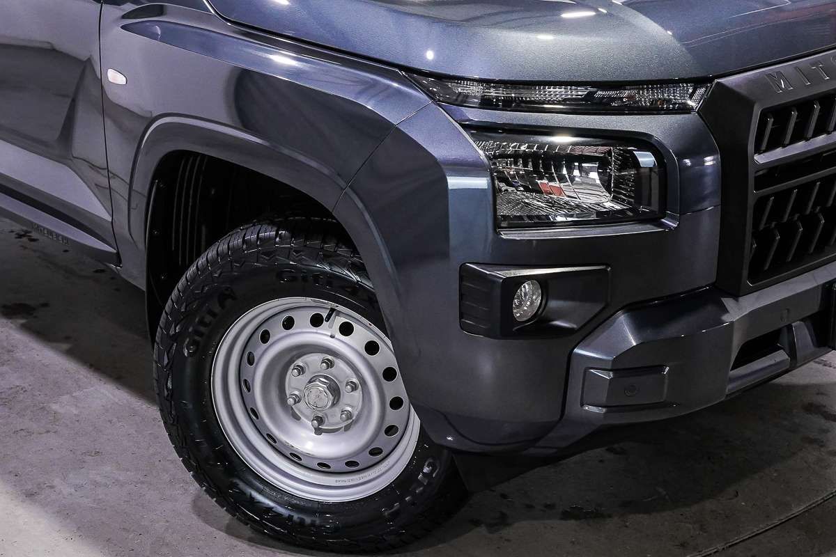 2025 Mitsubishi Triton GLX MV 4X4