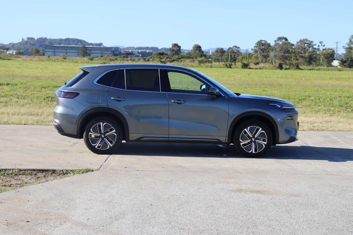 2026 Geely Starray EM-i Complete P145