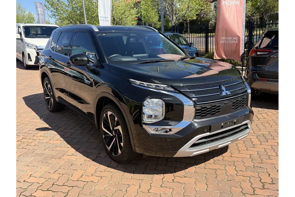 2024 Mitsubishi Outlander PHEV Exceed ZM
