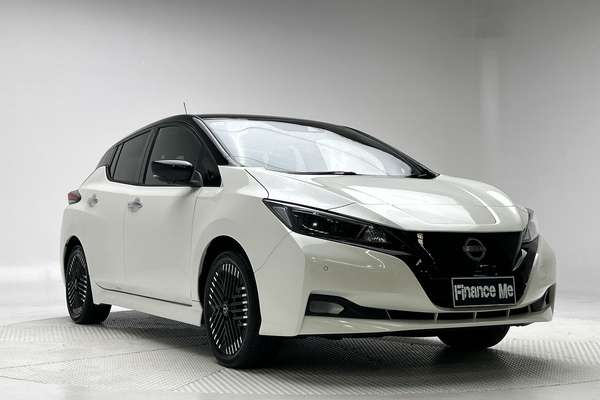 2022 Nissan LEAF ZE1