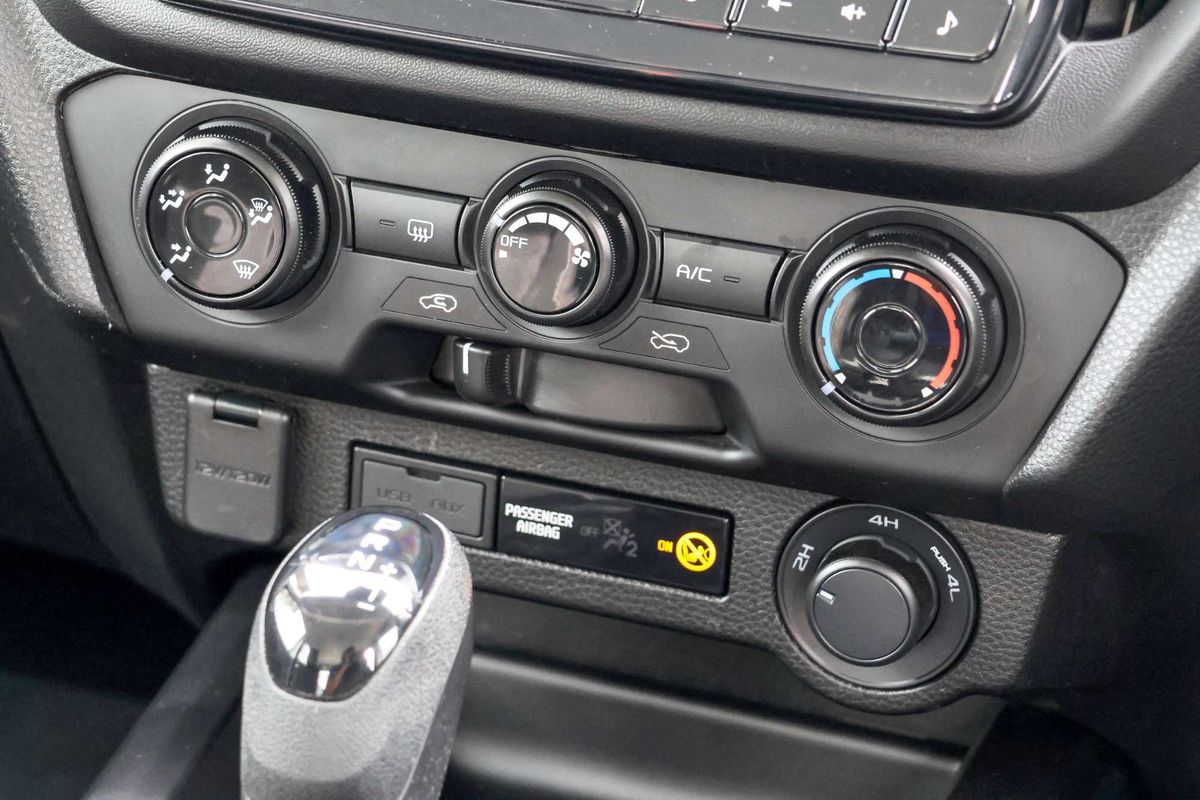 2023 Isuzu D-MAX SX 4X4 image 23