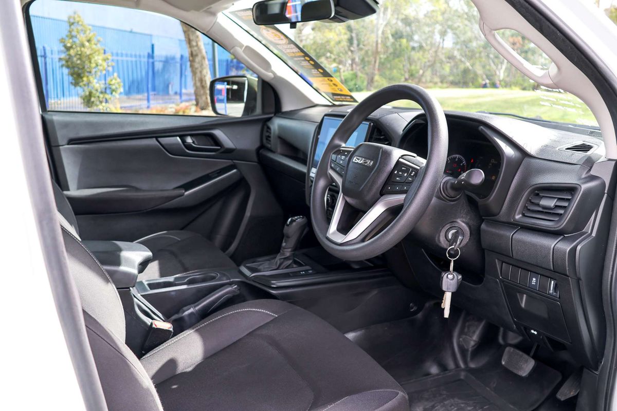 2023 Isuzu D-MAX SX 4X4 image 32
