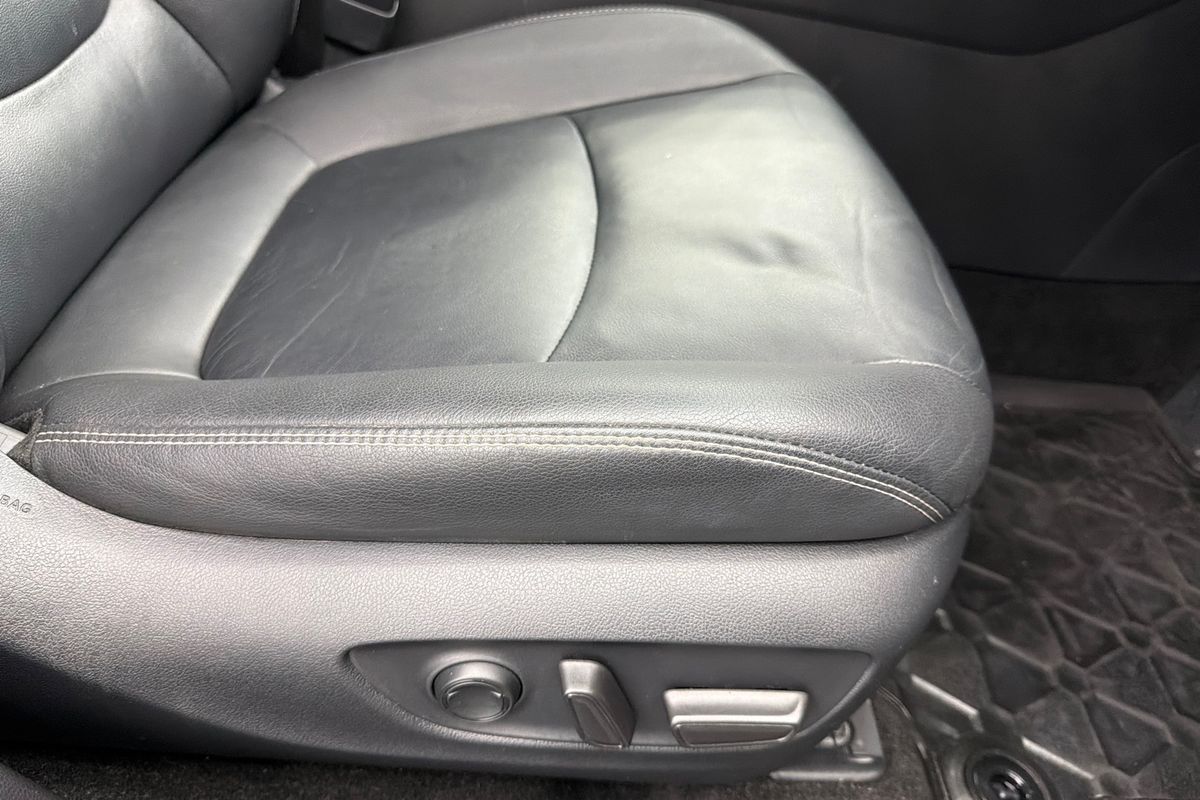 2019 Toyota RAV4 Cruiser AXAH54R