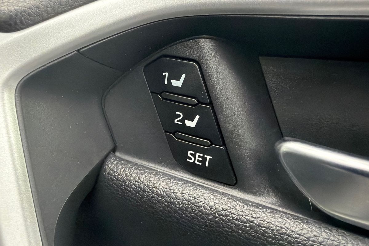 2019 Toyota RAV4 Cruiser AXAH54R