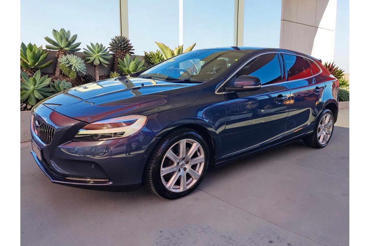 2017 Volvo V40 T4 Inscription