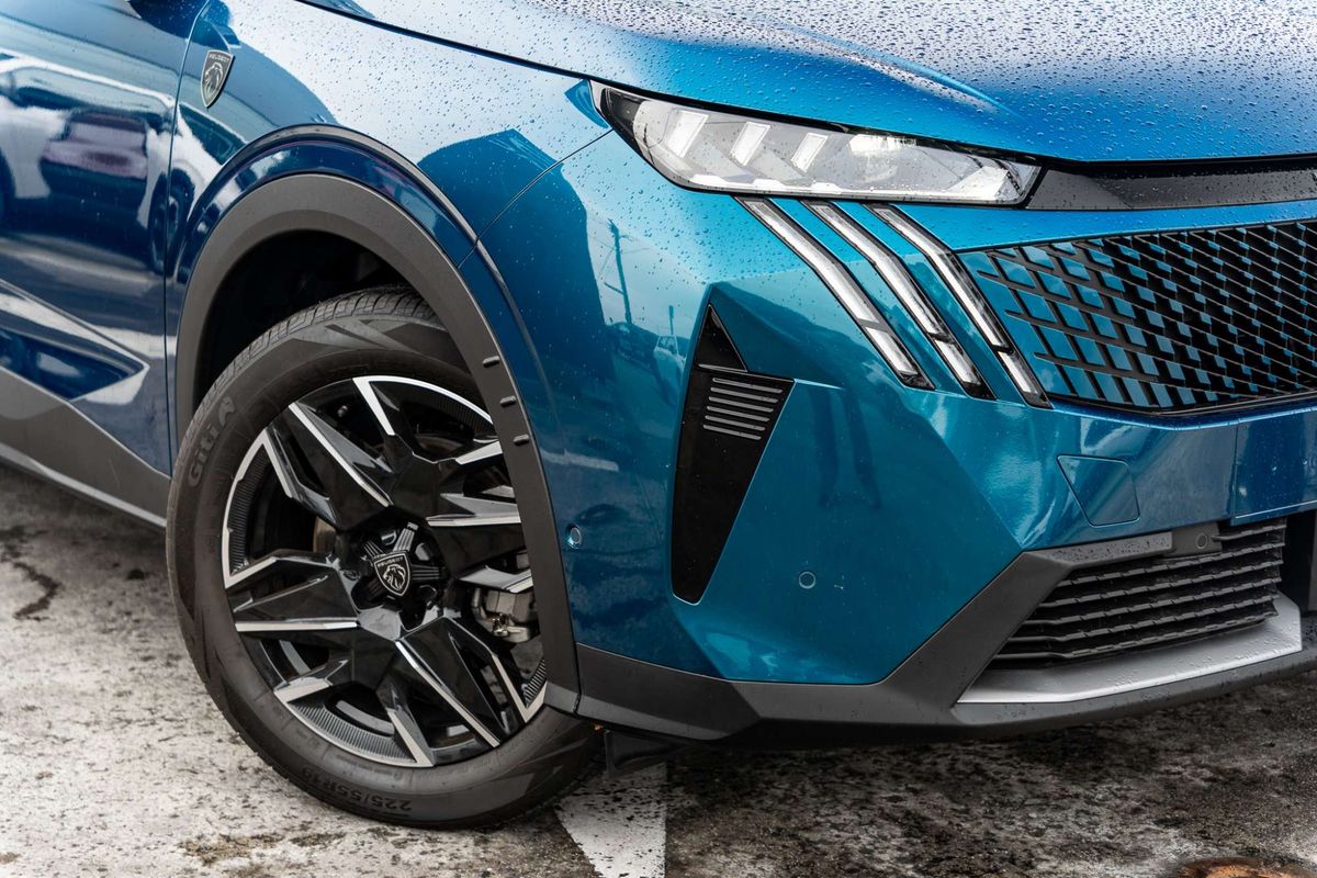 2025 Peugeot 5008 GT Premium Hybrid P74