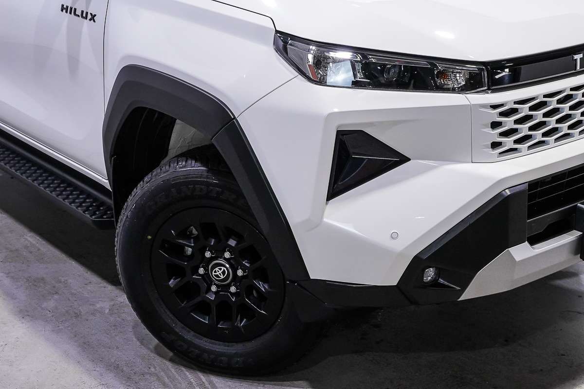 2026 Toyota Hilux SR 48V GUN227R 4X4