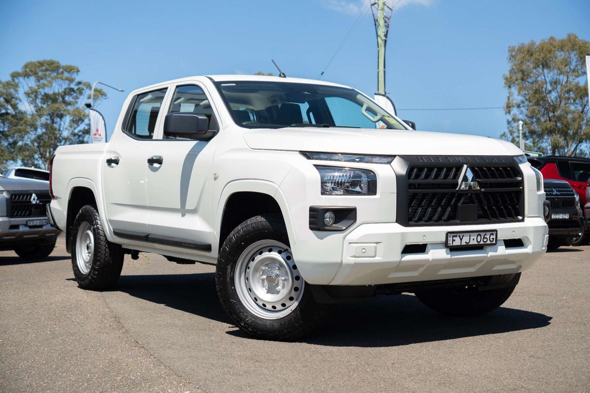 2025 Mitsubishi Triton GLX MV 4X4