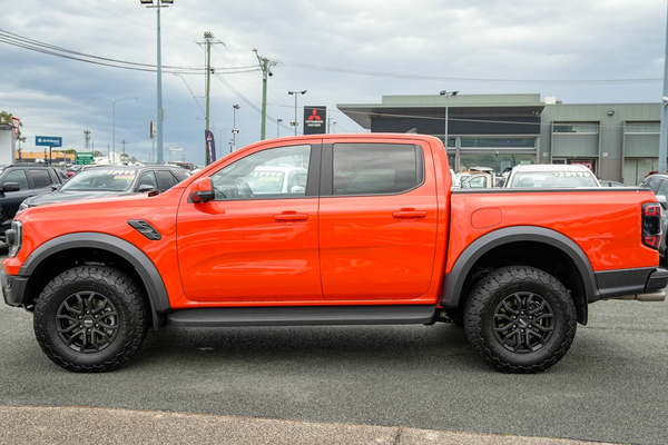 2025 Ford Ranger Raptor 4X4 3.0L thumb-4