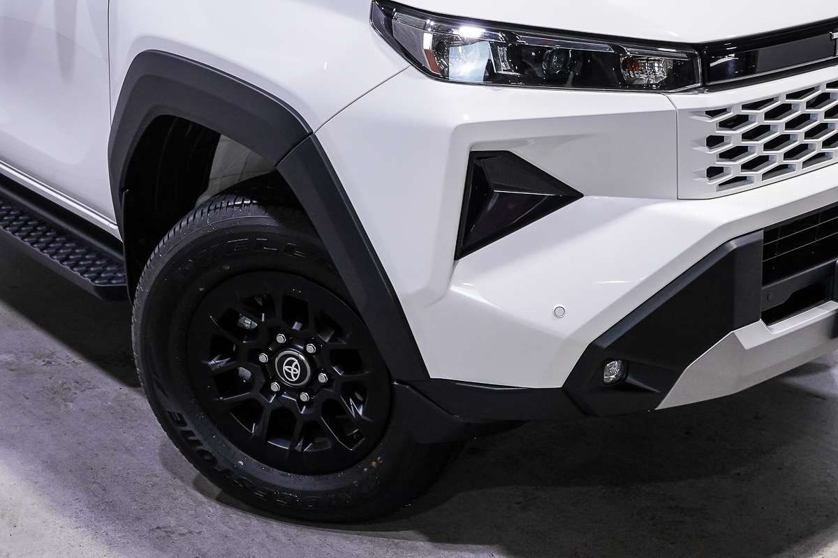 2026 Toyota Hilux SR 48V GUN227R 4X4