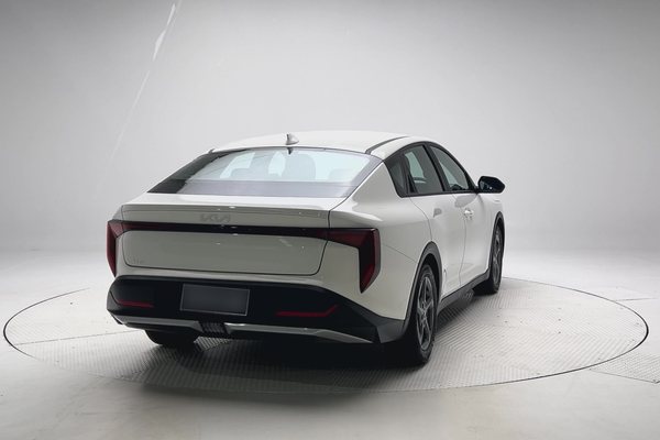 2025 Kia K4 S CL4m thumb-1