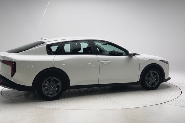 2025 Kia K4 S CL4m thumb-2