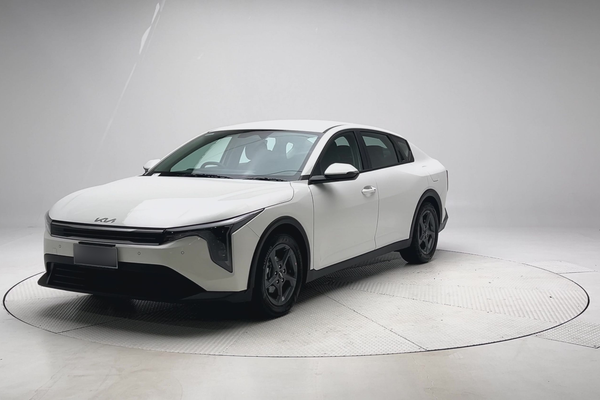 2025 Kia K4 S CL4m thumb-5
