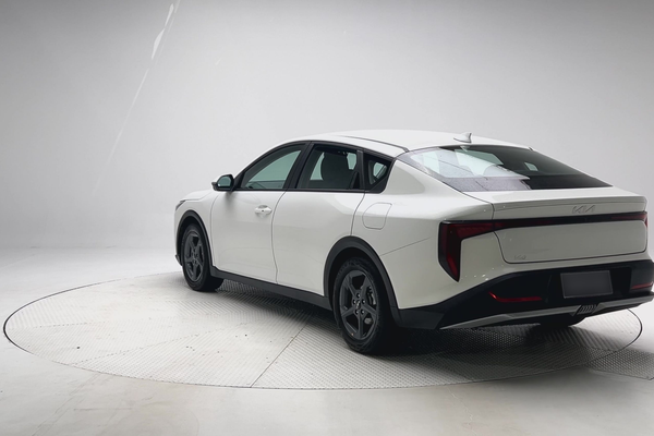 2025 Kia K4 S CL4m thumb-8