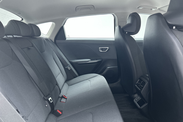 2025 Kia K4 S CL4m thumb-11
