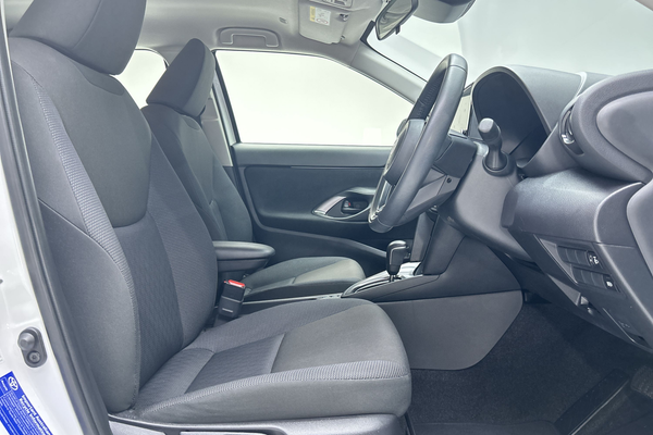 2025 Toyota Yaris Cross GX MXPJ10R thumb-12