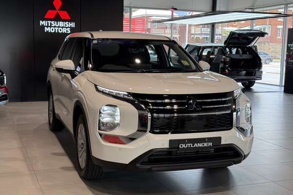 2026 Mitsubishi Outlander ES ZM