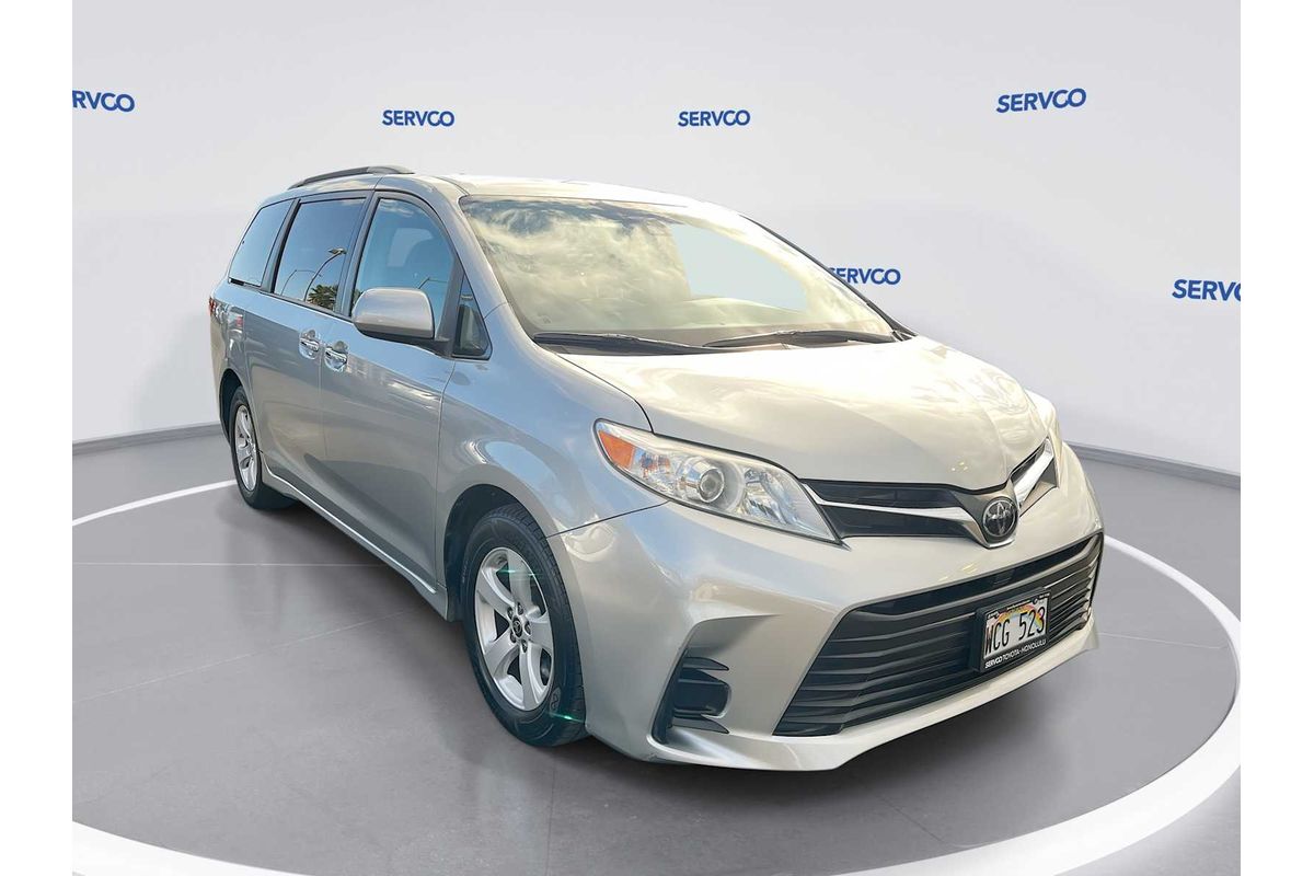 2020 Toyota SIENNA LE