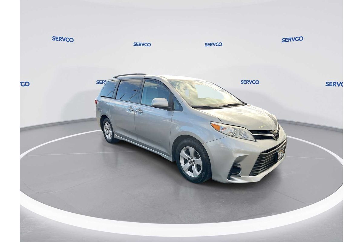2020 Toyota SIENNA LE