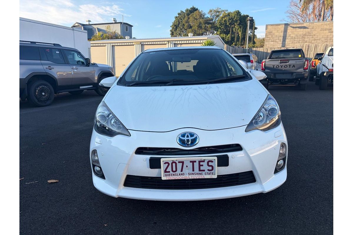 2013 Toyota Prius C i-Tech NHP10R