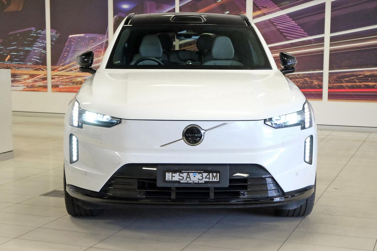 2025 Volvo EX90 Ultra Twin Motor Performance image 7