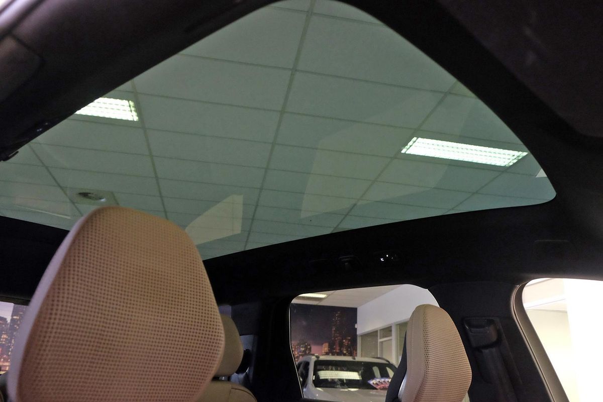 2025 Volvo EX90 Ultra Twin Motor Performance image 12