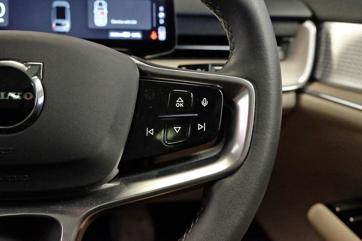 2025 Volvo EX90 Ultra Twin Motor Performance image 15