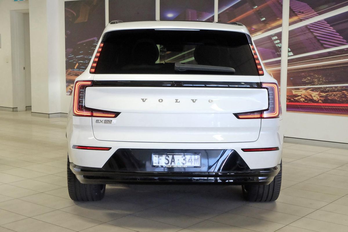 2025 Volvo EX90 Ultra Twin Motor Performance image 22