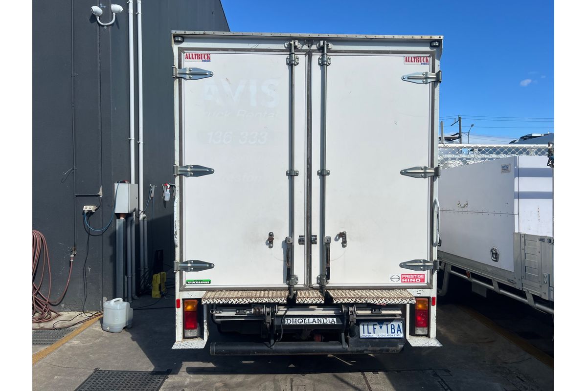 2017 Hino 300 Series 616 MWB image 2