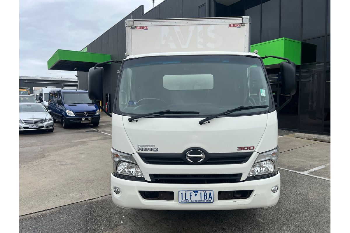 2017 Hino 300 Series 616 MWB image 3
