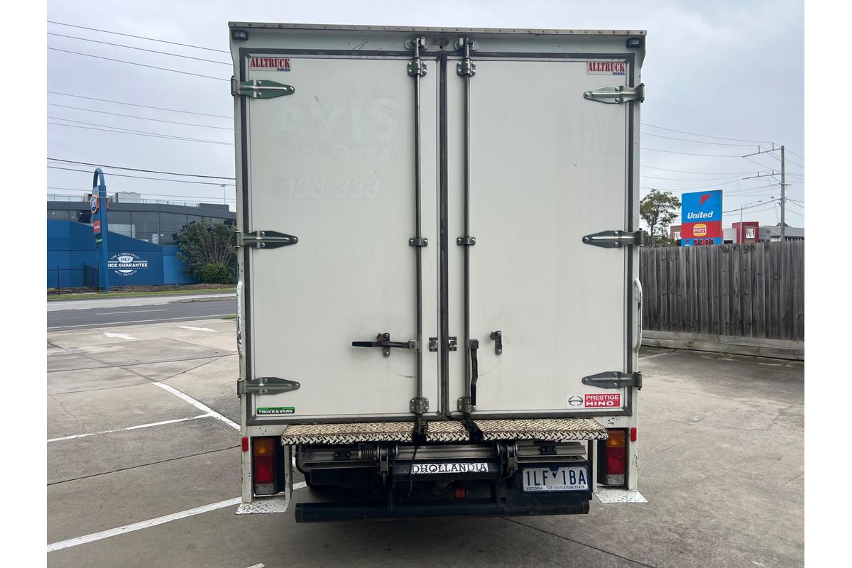 2017 Hino 300 Series 616 MWB image 4