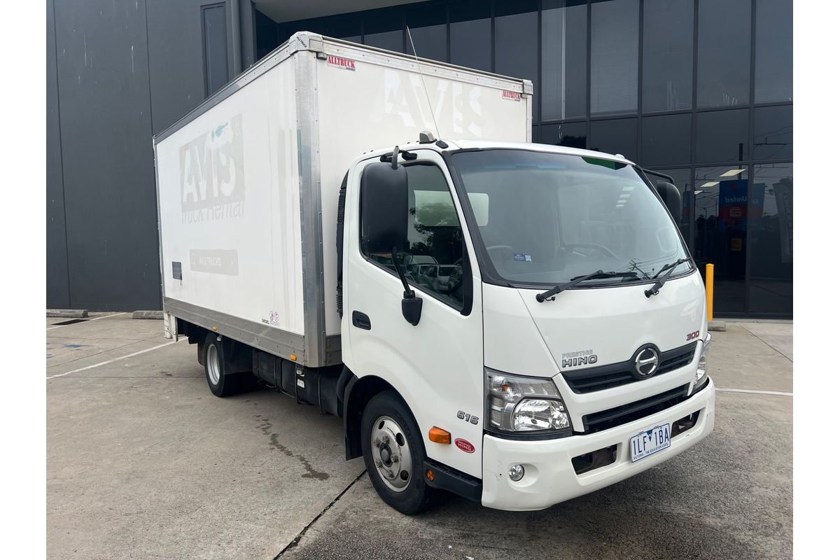 2017 Hino 300 Series 616 MWB image 5