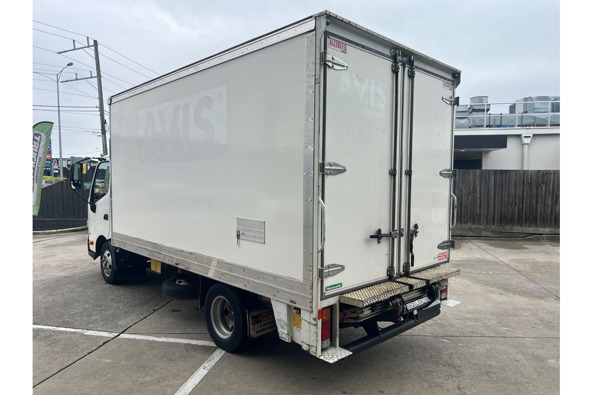 2017 Hino 300 Series 616 MWB image 8