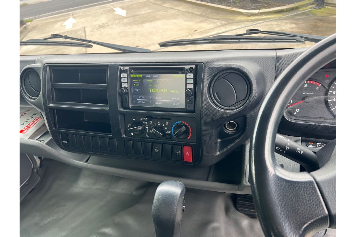 2017 Hino 300 Series 616 MWB image 11