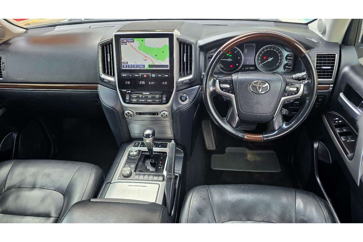 2018 Toyota Landcruiser Sahara VDJ200R