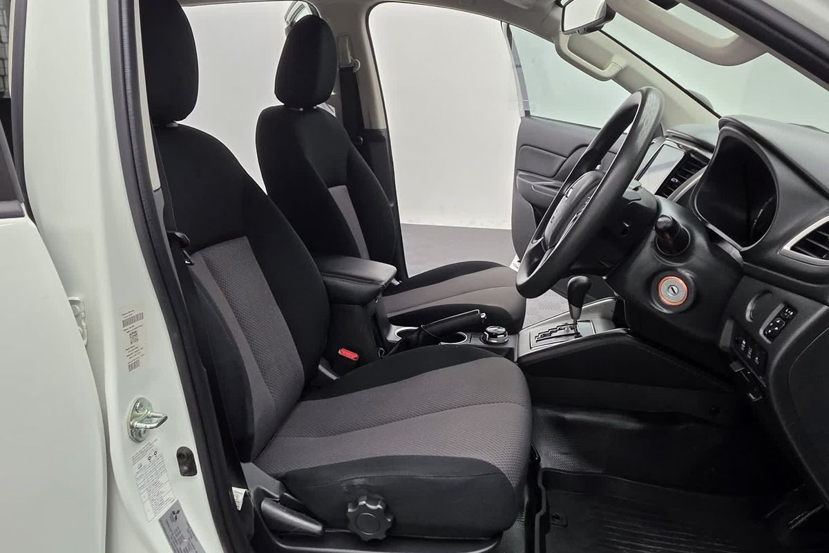 2021 Mitsubishi Triton GLX MR 4X4 image 21