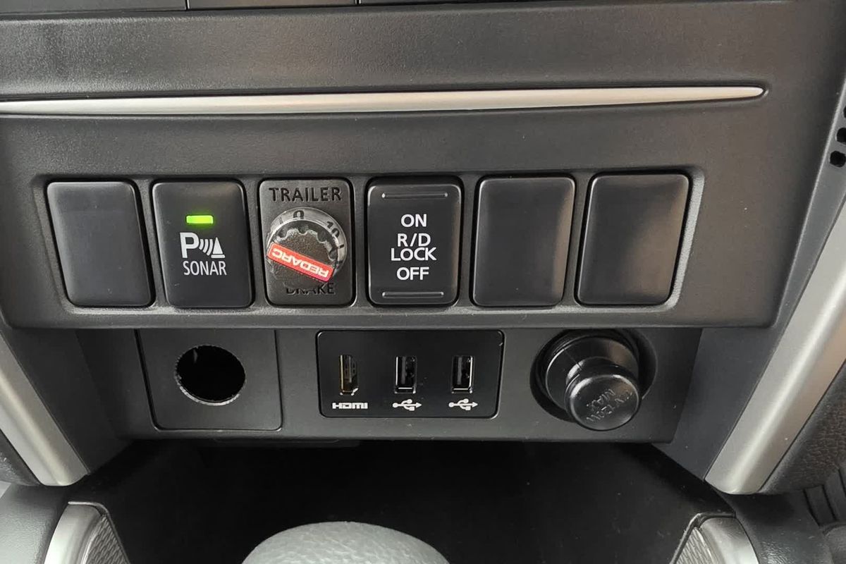 2021 Mitsubishi Triton GLX MR 4X4 image 37