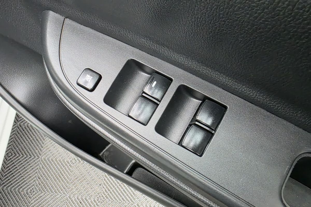 2021 Mitsubishi Triton GLX MR 4X4 image 43