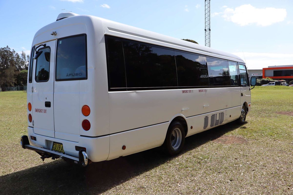 2019 Mitsubishi ROSA BUS DELUXE BE64D image 2
