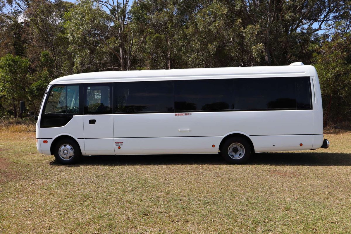 2019 Mitsubishi ROSA BUS DELUXE BE64D image 4