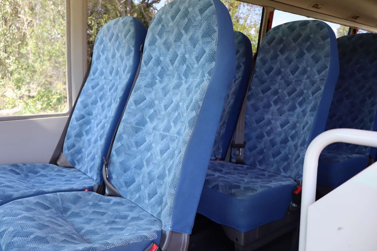 2019 Mitsubishi ROSA BUS DELUXE BE64D image 8