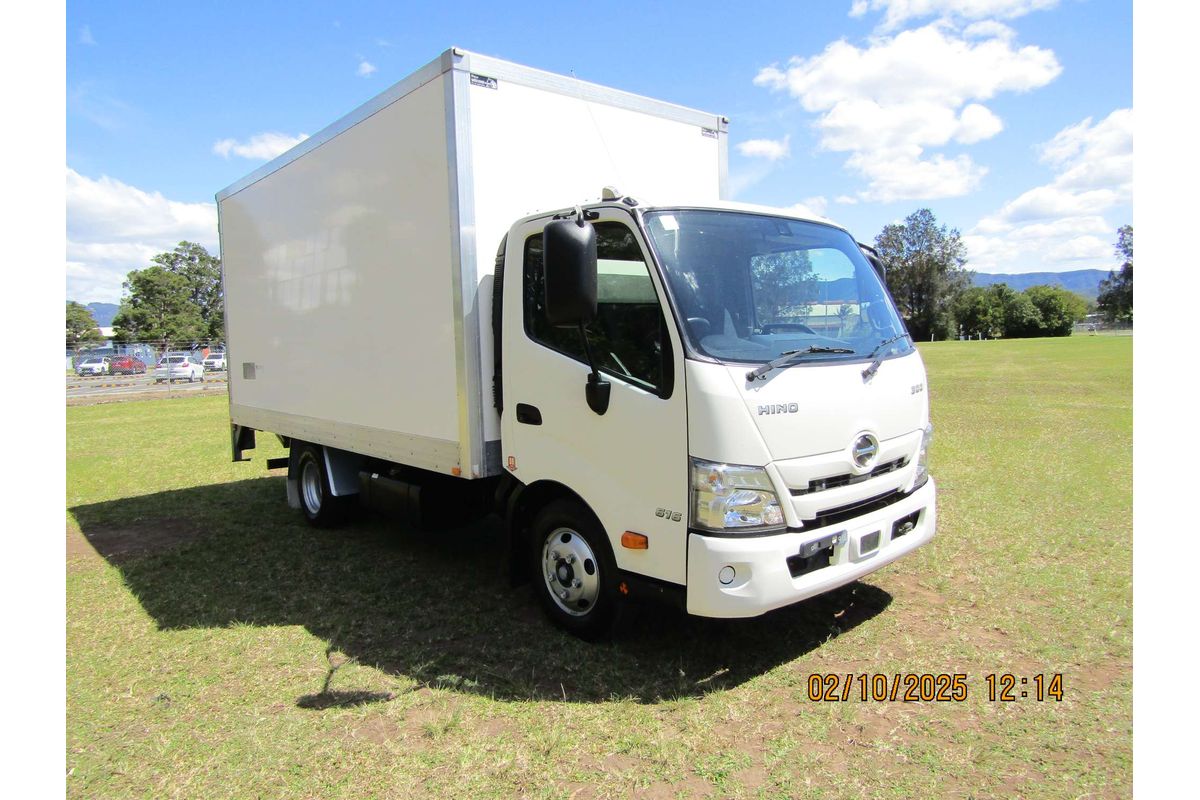 2022 Hino 300 Series 616 image 11