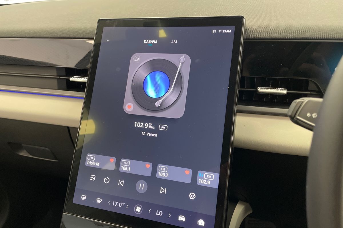 2025 OMODA JAECOO J5 EV Summit