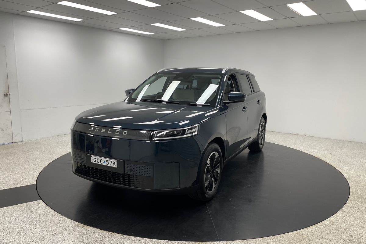 2025 OMODA JAECOO J5 EV Summit