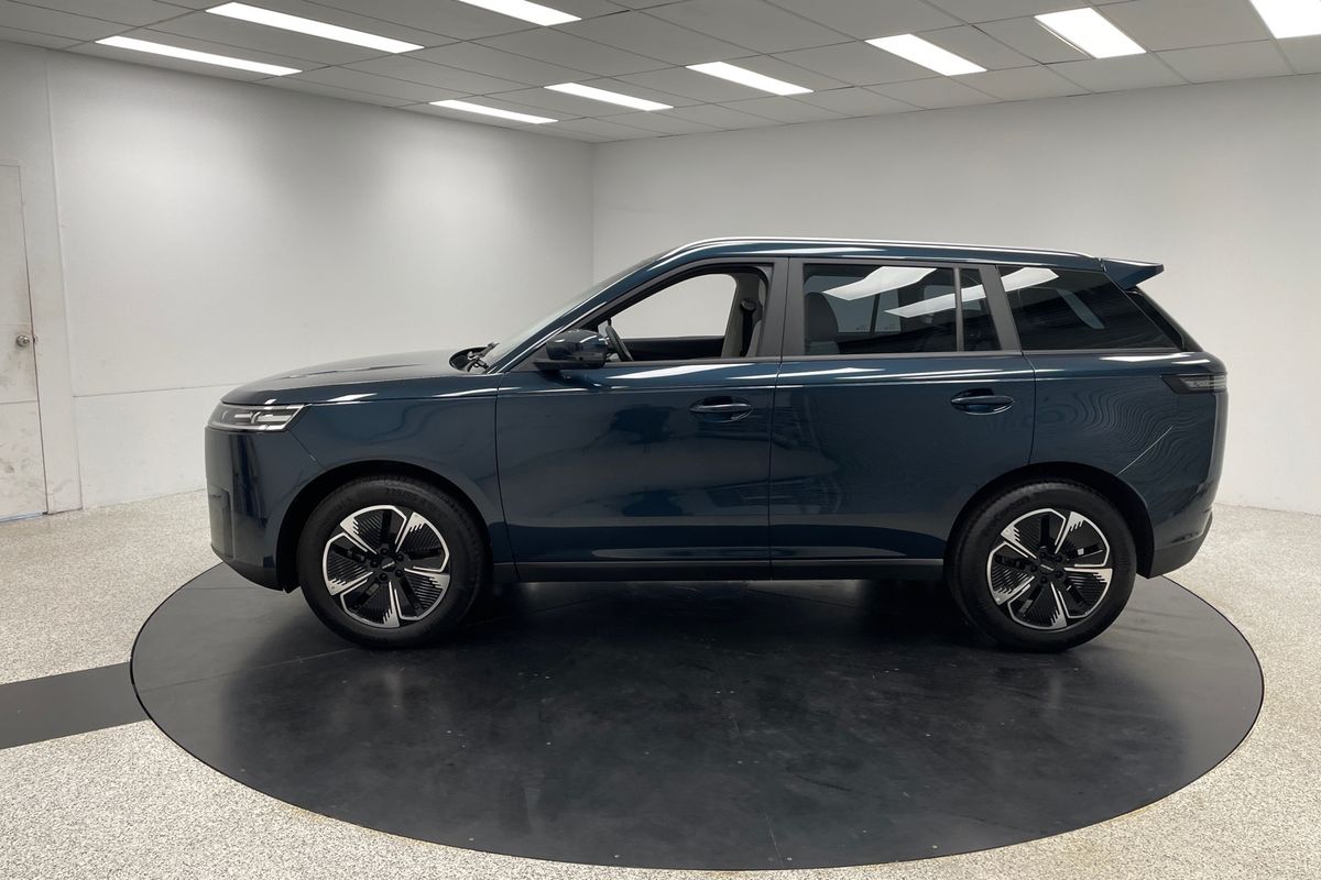 2025 OMODA JAECOO J5 EV Summit