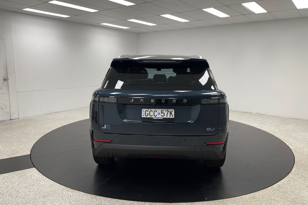 2025 OMODA JAECOO J5 EV Summit