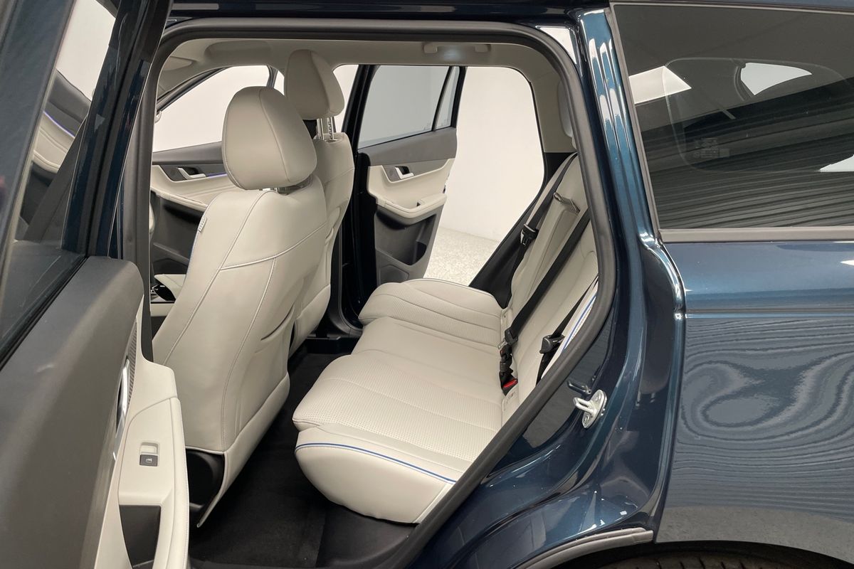 2025 OMODA JAECOO J5 EV Summit