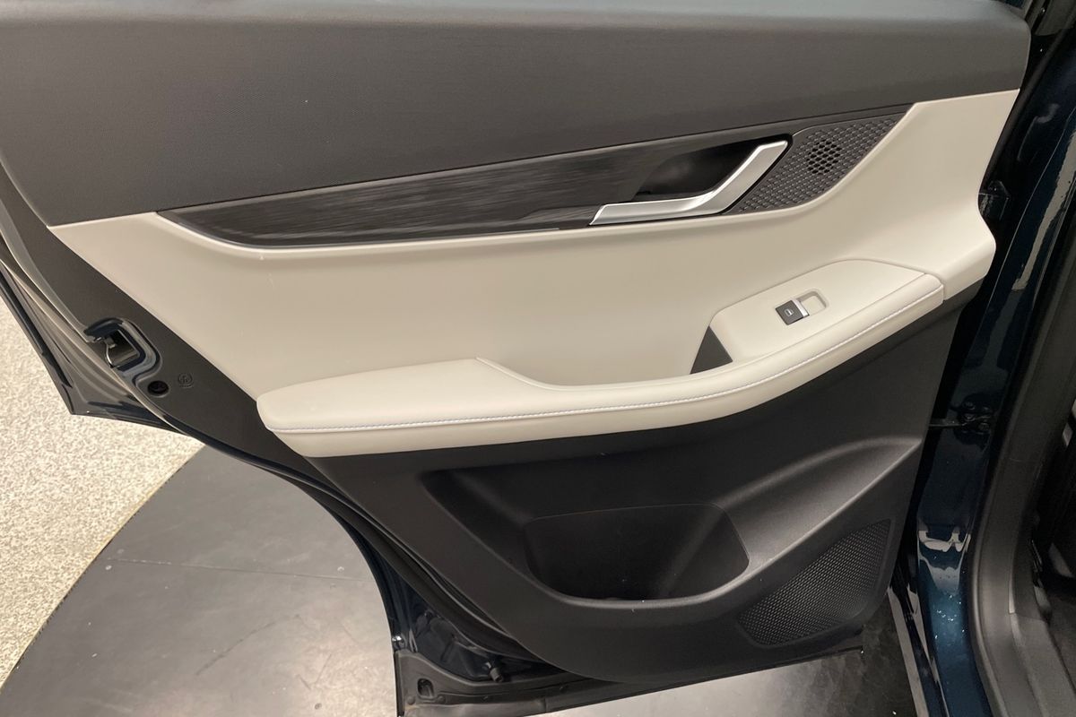 2025 OMODA JAECOO J5 EV Summit